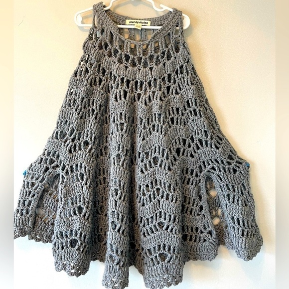*Nordstrom Love ByDesign boho crochet/knit poncho sweater. Fall/winter Grey. OS. - Picture 1 of 5
